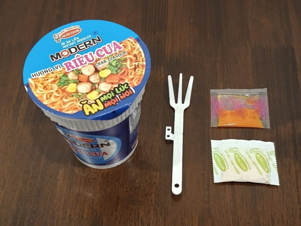 エースコックカップラーメン３